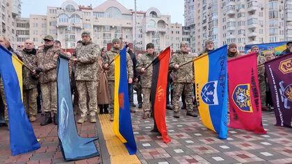 ウクライナ侵攻から4年　首都キーウで市民が黙祷&hellip;欧州首脳が追悼式典　民間人死者は4年間で1万5千人超　停戦の見通し立たず