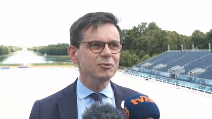 ルーブル美術館長で相次ぐ混乱　館長が引責辞任、後任はベルサイユ宮殿総裁