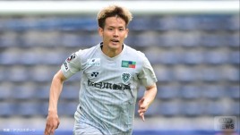 「もろ足裏&hellip;」福岡MF、相手の踵を踏む危険タックルで一発退場「めっちゃ痛そう」