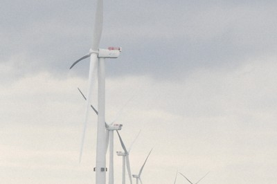 国内最大の洋上風力発電所、営業運転開始　北九州・響灘