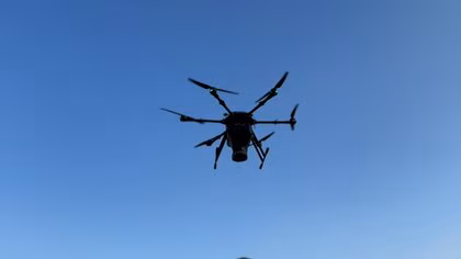 AIドローンで種を散布し焼失した森林を再生　気候変動による経済的格差解消も