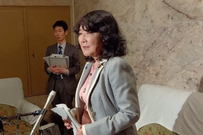 片山財務相「しっかり構える」　円安、一時160円台目前