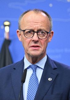 ドイツ首相、相談あれば「反対」　米のイラン攻撃巡り