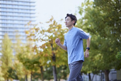 春に始めたいウオーキング　健康維持に効果的な目標歩数は？