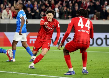 鈴木唯人がゴール、８強へ　サッカーの欧州リーグ