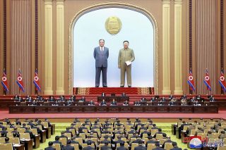 北朝鮮で国会招集日迎える　国家元首に金正恩氏再任か