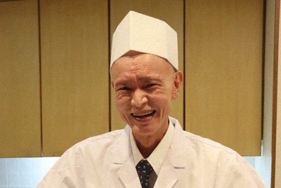 「コワモテ料理長」が心がけたこと　食レポ動画100万回超再生