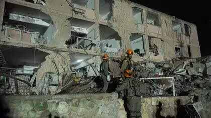 イランがイスラエル南部にミサイル攻撃　130人以上負傷　ナタンズのウラン濃縮施設攻撃への報復か