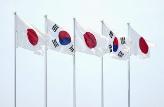 韓国で交通事故、日本人２人負傷　乗用車が歩道に突っ込む