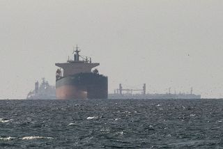 イラン「ペルシャ湾に機雷不要」　米の発電所攻撃延期で態度軟化か