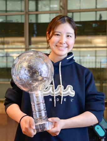 スノボ三木、Ｗ杯総合Ｖから帰国　今季終えて感謝