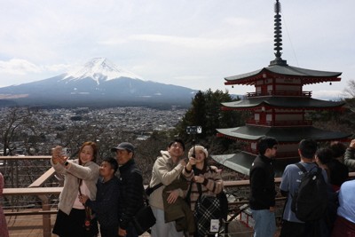 近隣住民の負担、限界に　富士吉田市、桜まつりの開催を取りやめ