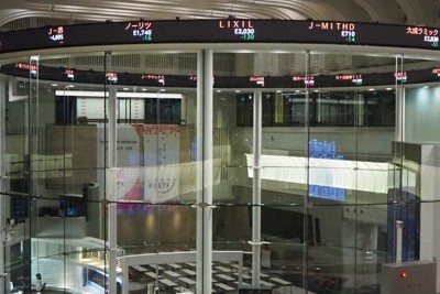 日経平均反発、上げ幅一時1100円超　5万2000円台回復