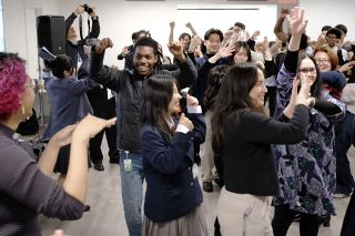 沖縄の若者、ＮＹで交流会　日本語学ぶ米国人の学生らと