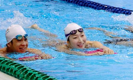 競泳・松下「自分が引っ張る」　アジア大会代表、都内で合宿