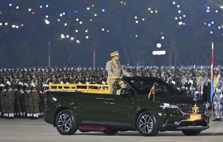 総司令官、大統領就任へ　ミャンマー軍政支配強固に