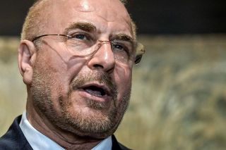 地上侵攻すれば「米兵燃やす」　イランの死者２０００人超に