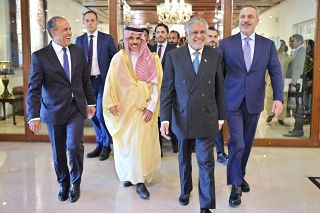 パキスタンで４カ国外相が協議　米イラン戦闘解決を模索