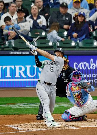 村上が２試合連続本塁打　岡本１安打、大谷は１番