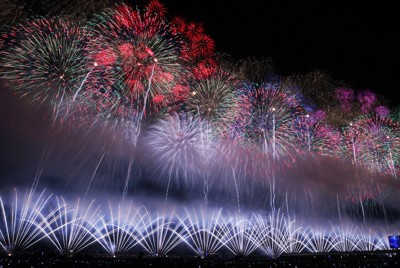 新潟・長岡花火、ナイアガラ3年ぶり復活　正三尺玉と「競演」へ