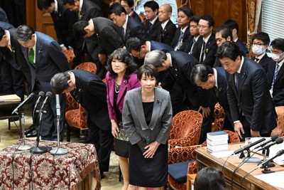 26年度暫定予算が成立　11年ぶり　本予算の年度内可決断念で