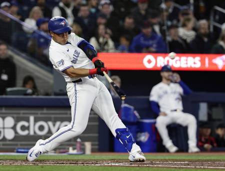 岡本和真がメジャー初本塁打　第２打席に右中間へソロ