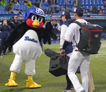 おかえり「つば九郎」　昨年２月以来の活動再開