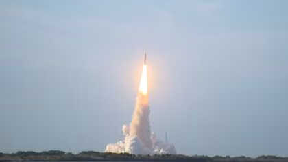 「アルテミス2」打ち上げ成功　アポロ以来半世紀ぶりの快挙　4人の宇宙飛行士が月周回ミッションへ