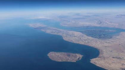 ホルムズ海峡回避し輸出を　湾岸諸国間で新パイプライン建設を検討　1日700万バレルを輸送　英メディア報道