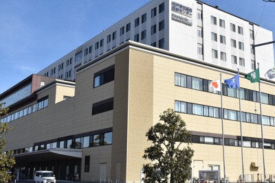 千葉・松戸市立総合医療センター赤字圧縮再建策　診療科減らさず