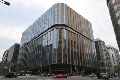 博多駅前に「西日本シティビル」が完成　夏ごろに全館開業