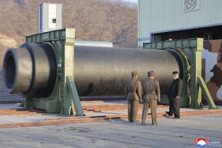 北朝鮮ＩＣＢＭに「炭素繊維」　韓国が分析、多弾頭化推進か